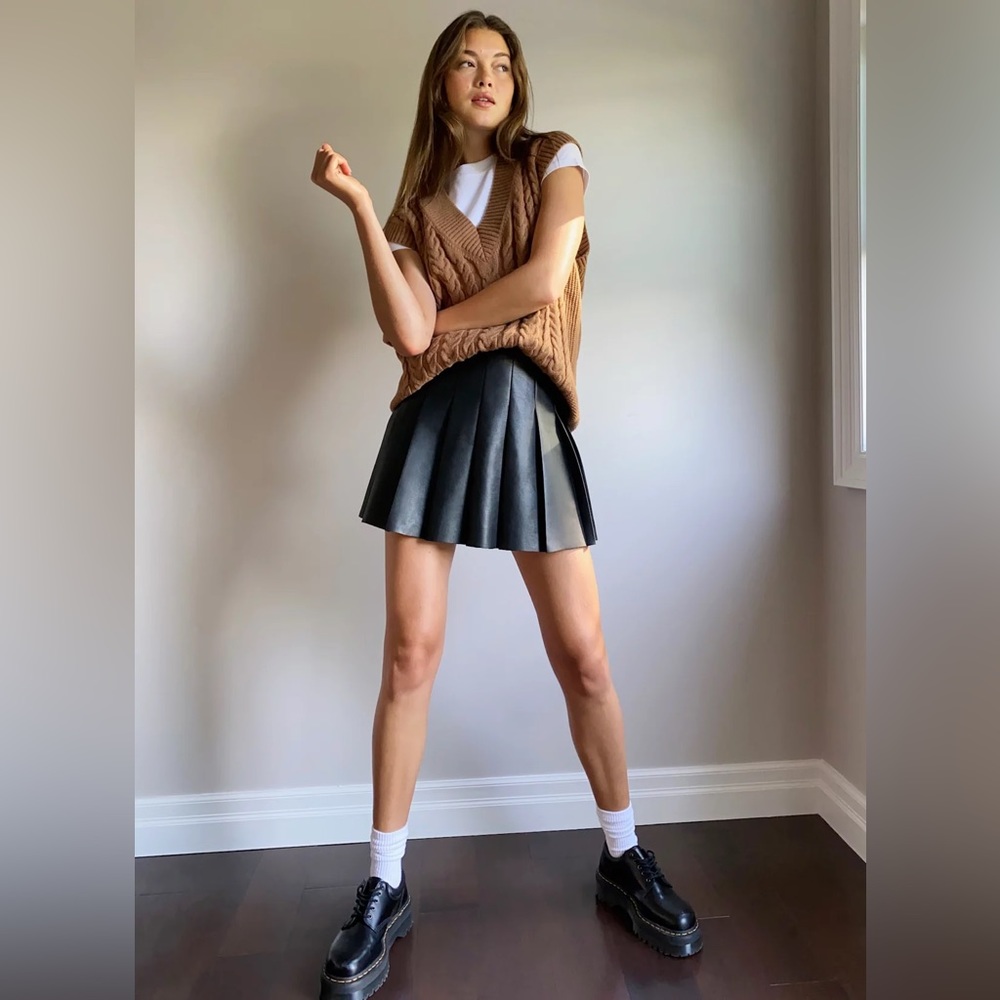 Aritzia Olive Mini 15” Skirt